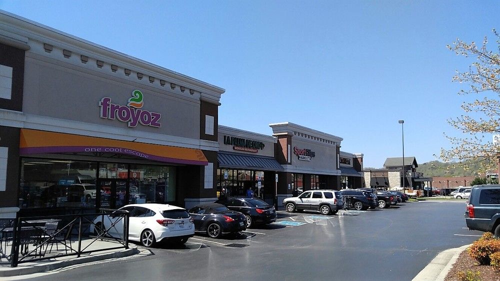 Clinton Highway Shops: 6631 Clinton Highway, Knoxville, TN 37912